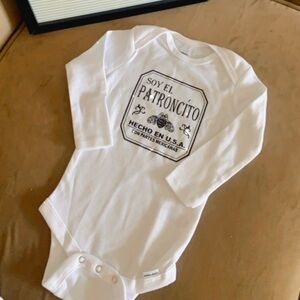Soy El Patroncito White Long Sleeve Baby Bodysuit with Graphic Print